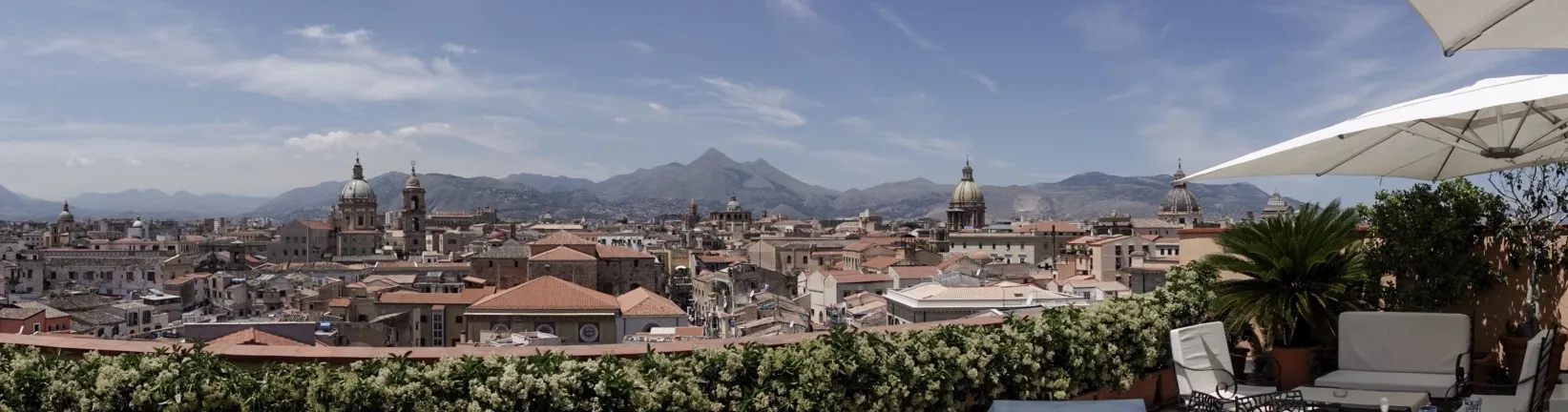 Uitzicht vanaf het terras van hotel Ambascatori, Palermo